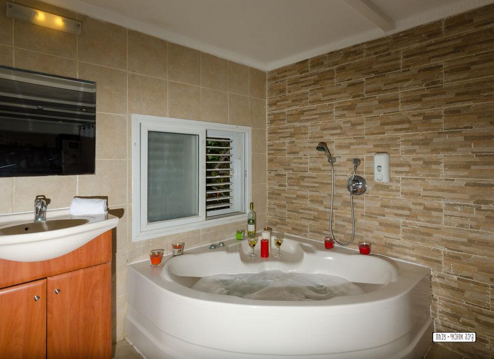 Avigail Guest House Yavneʼel Buitenkant foto