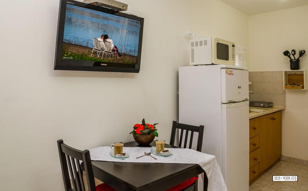 Avigail Guest House Yavneʼel Buitenkant foto