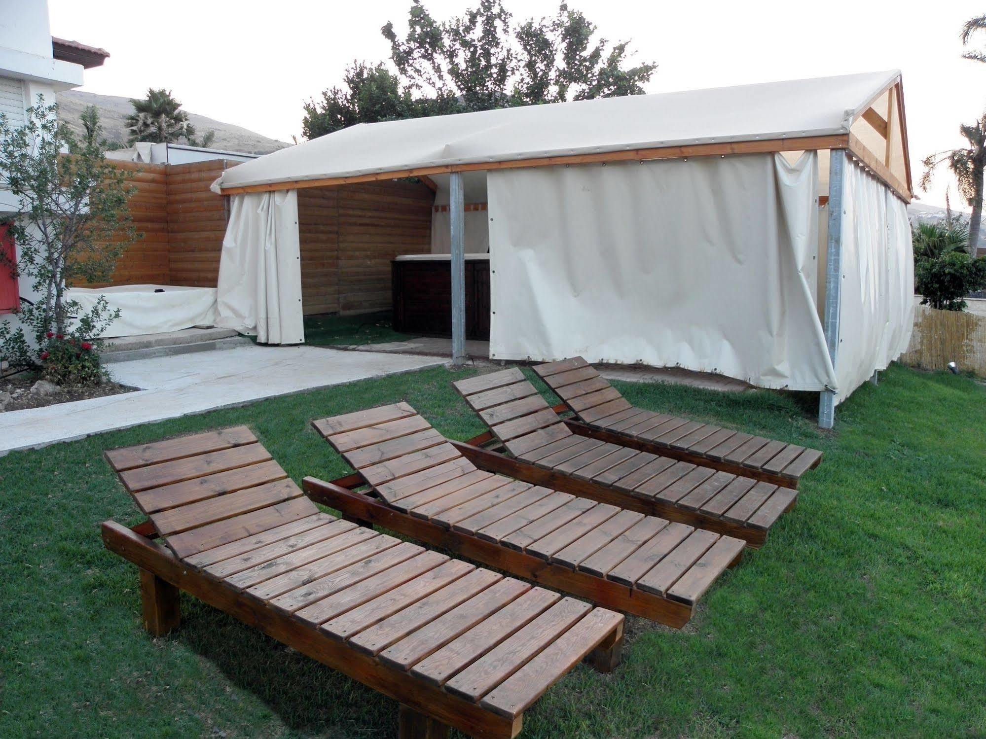 Avigail Guest House Yavneʼel Buitenkant foto