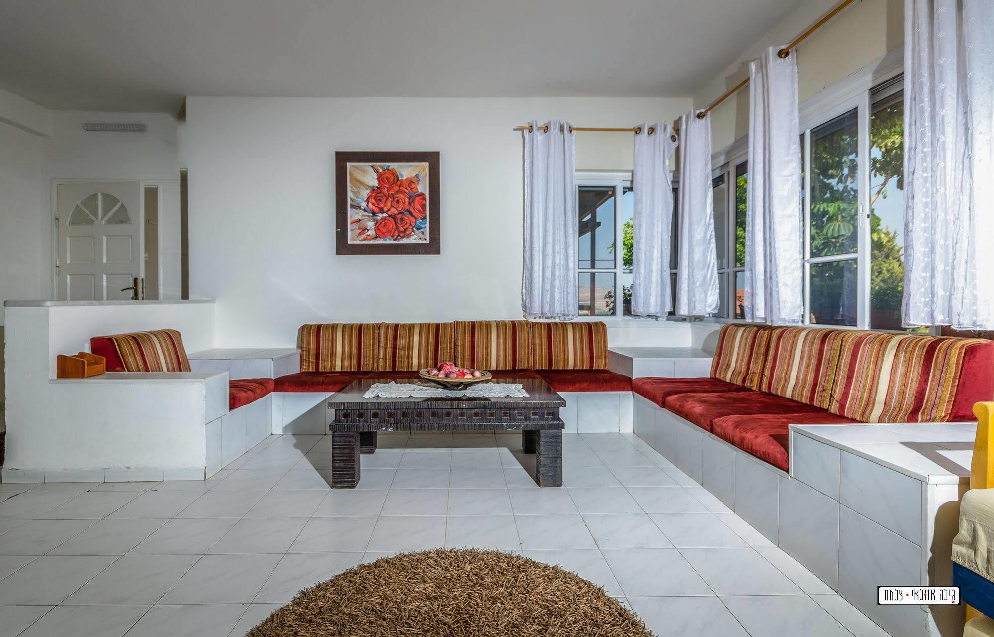 Avigail Guest House Yavneʼel Buitenkant foto