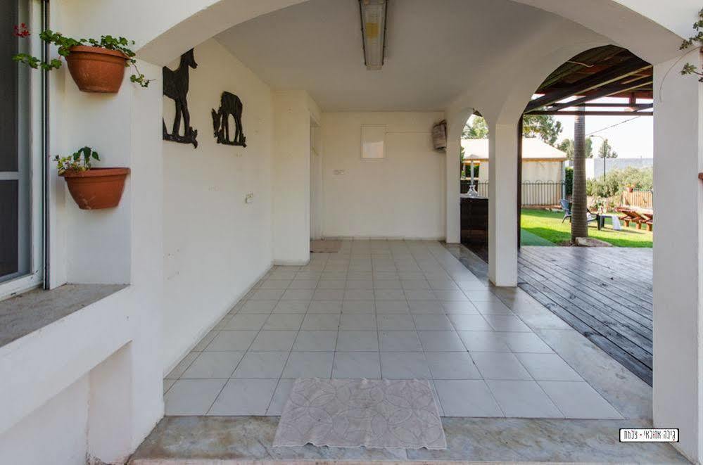 Avigail Guest House Yavneʼel Buitenkant foto